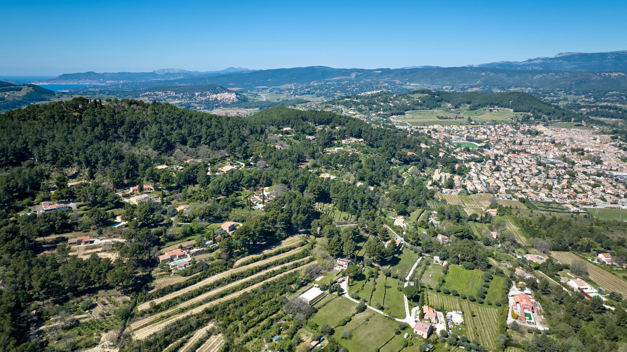 Vue aérienne du Beausset pour l'agence immobilière Beausset-immo