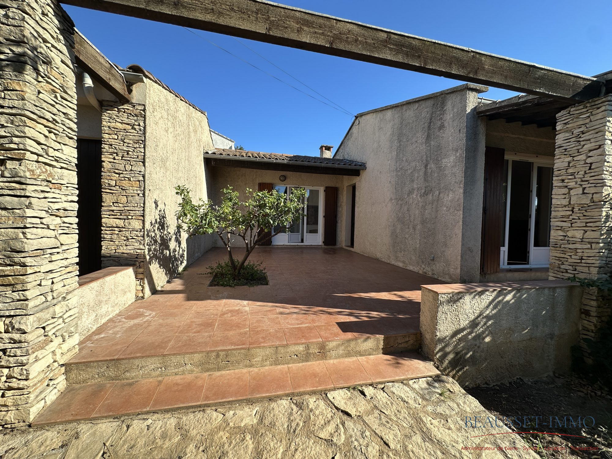Maison 3 pièces 91 m² · à Six-Fours-les-Plages · 90,8 m² · 1 450 €/mois